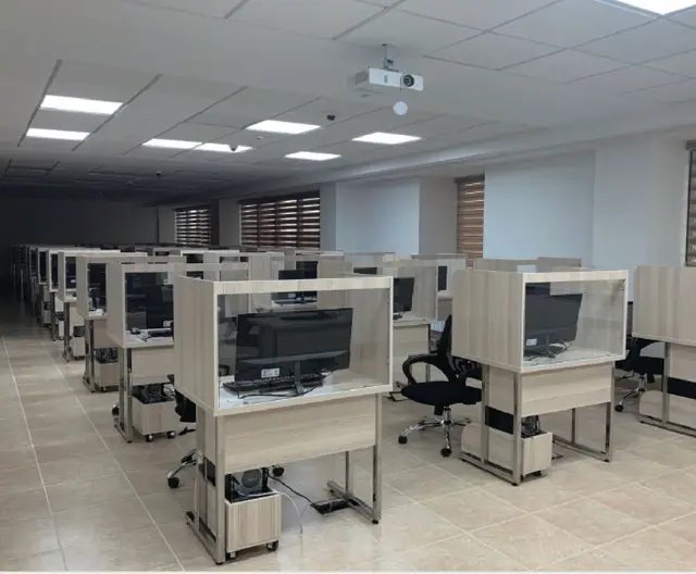 ورشة تدريب الكهربائيين واللحامين